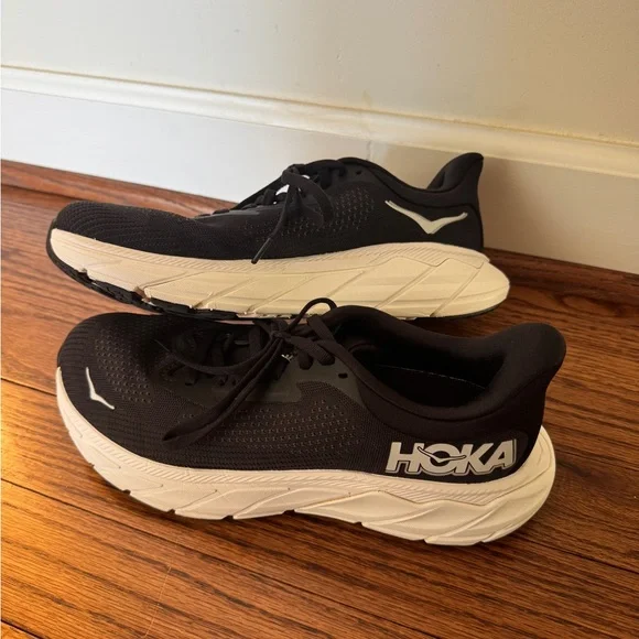 Hoka ARAHI 7, SIZE 7.5 WIDE - Picture 1 of 7